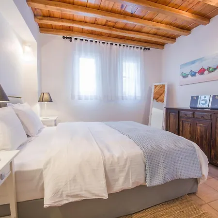Psarou Heights Villa