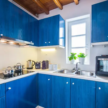 Psarou Heights Villa *